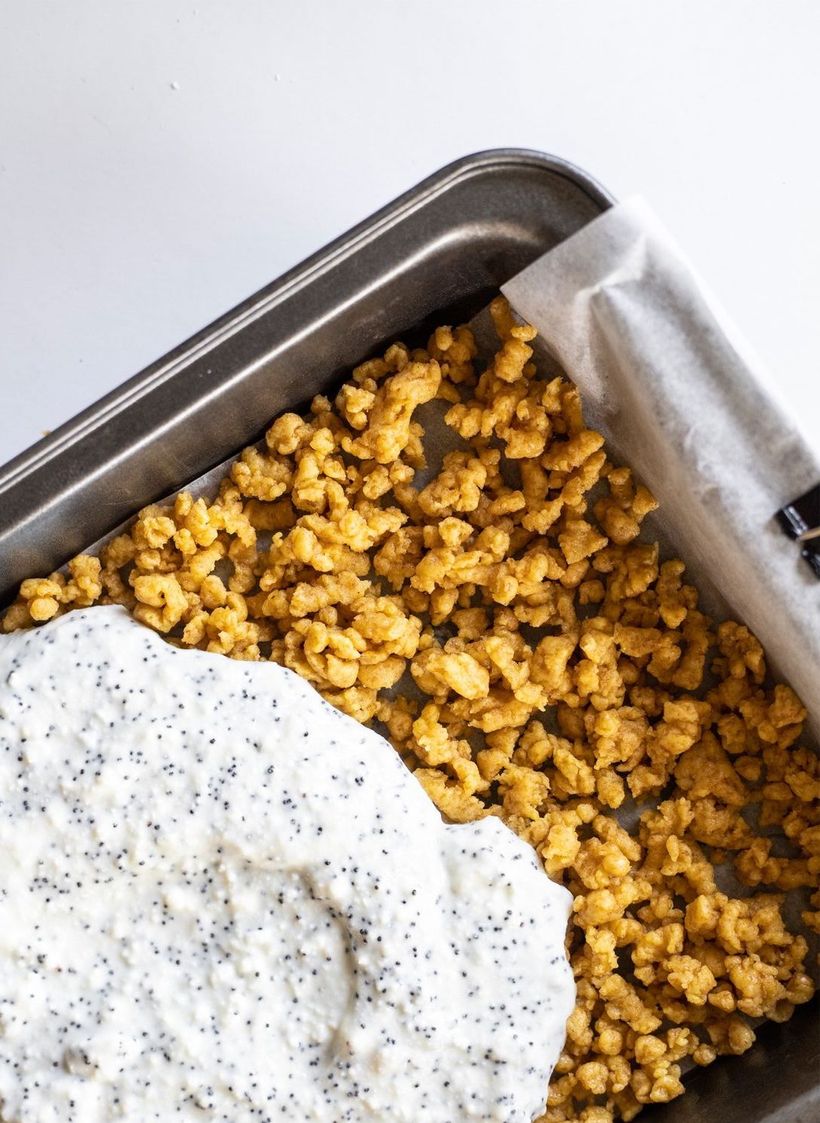 Strouhaný koláč s tvarohovo-makovou náplní