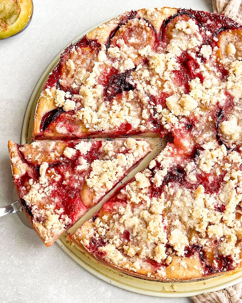 Yoghurt Plum Cake with Crumble
