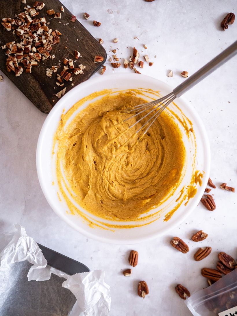 Vláčný dýňový chlebíček s pekanovými ořechy