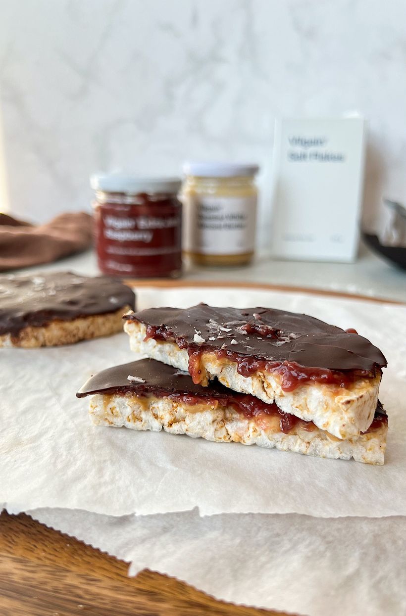 Chrumkavé ryžové chlebíčky s arašidovým maslom, džemom a čokoládou