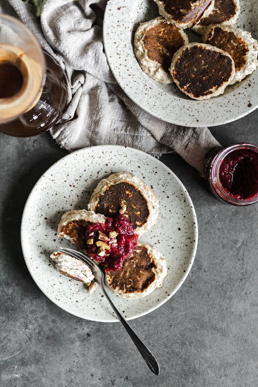 Syrniki: ukrainische Pfannkuchen mit Quark