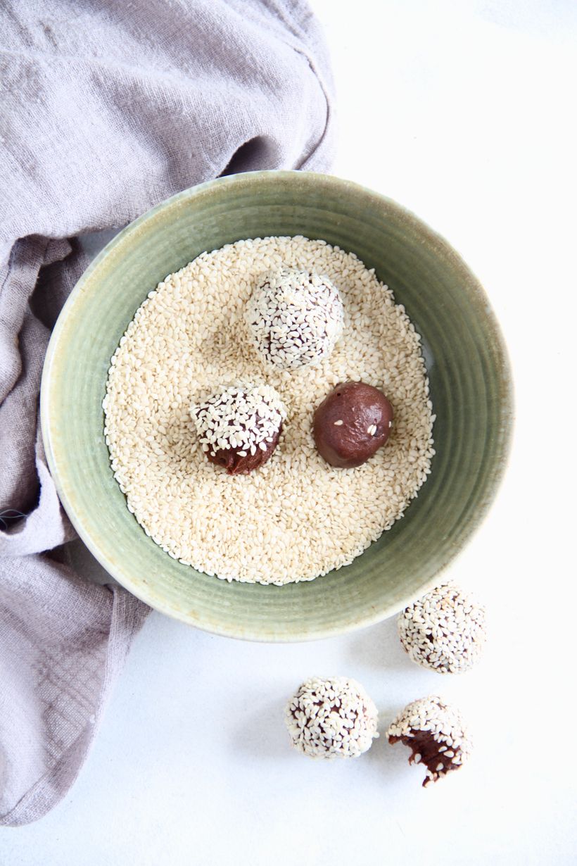 Domácí čokoládové lanýže s tahini