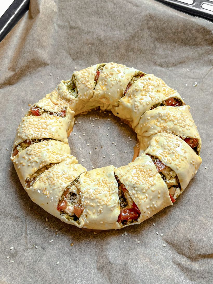 Pesto Puff Pastry Wreath