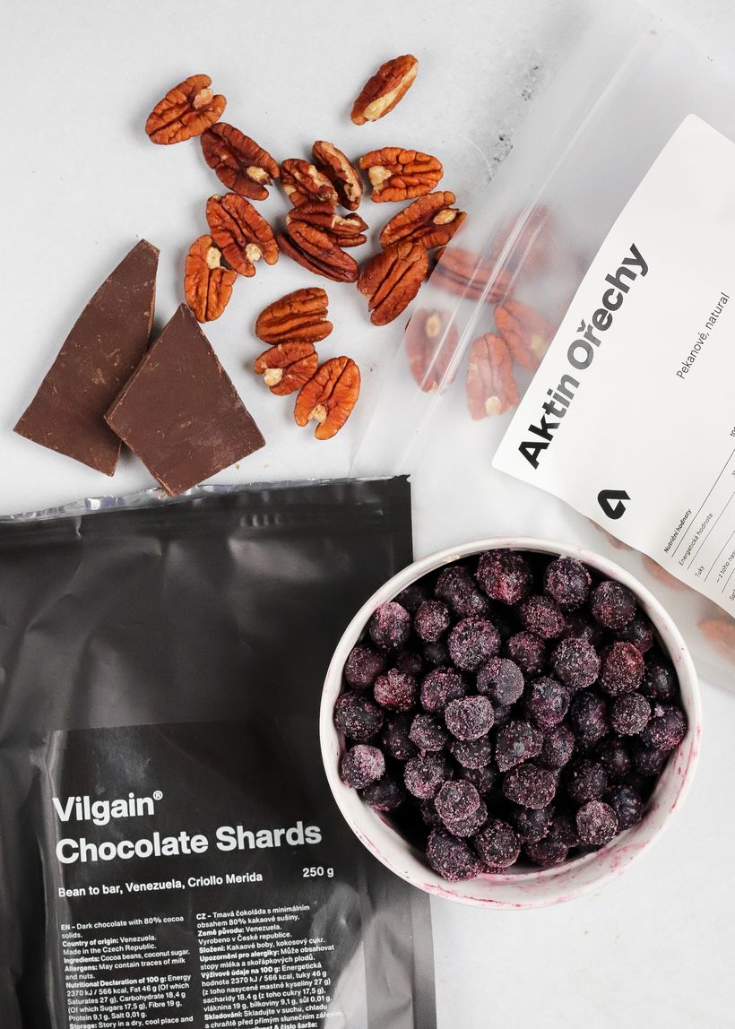 Proteínové čučoriedkové muffiny s pekanovými orechmi