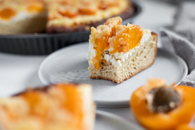 Kynutý meruňkový koláč s tvarohem