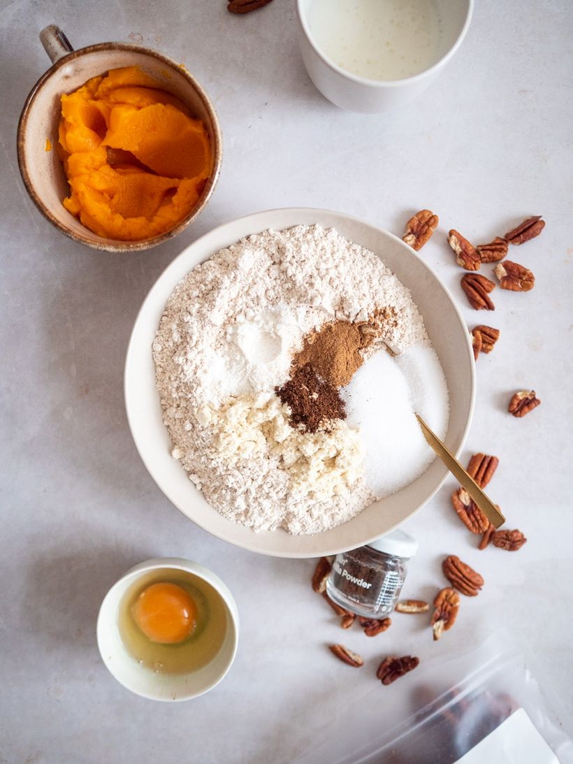 Vláčný dýňový chlebíček s pekanovými ořechy