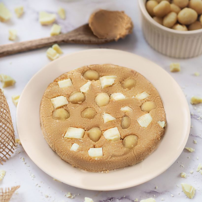 Cookie s bílou čokoládou a makadamovými ořechy