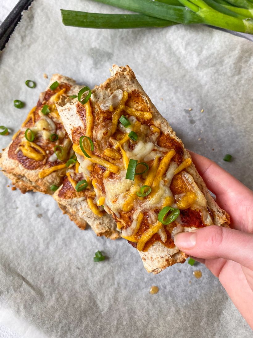 Überbackene Barbecue-Tortillas mit Hähnchen und Käse