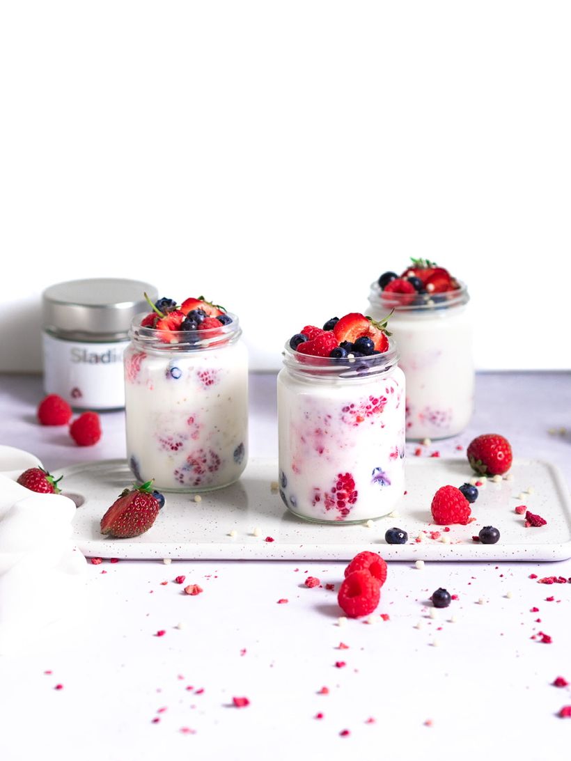 Tvarohová panna cotta s lesním ovocem