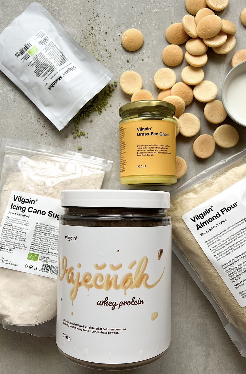 Matcha vosí hnízda s vaječnákovým krémem