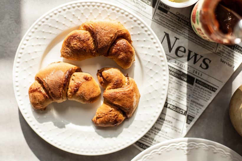 Zdravé croissanty s jahodovou marmeládou