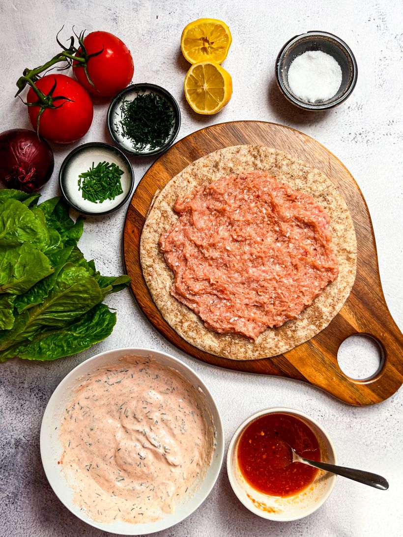 Burger cu pui smash tortilla