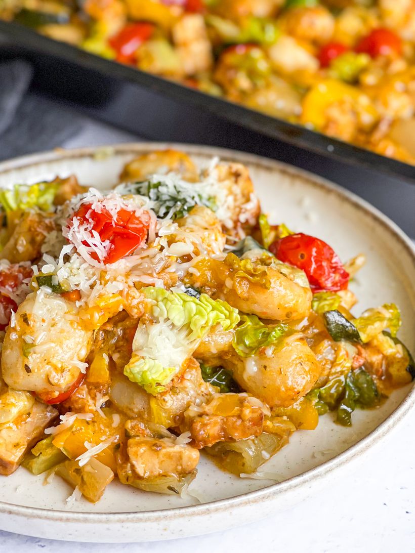 Zapečené gnocchi so zeleninou a tempehom