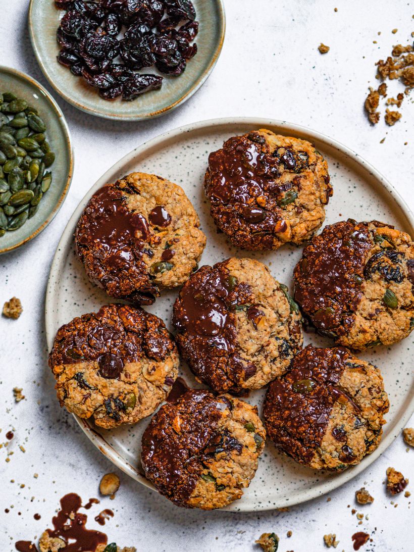 Granola cookies se sušeným ovocem a oříšky