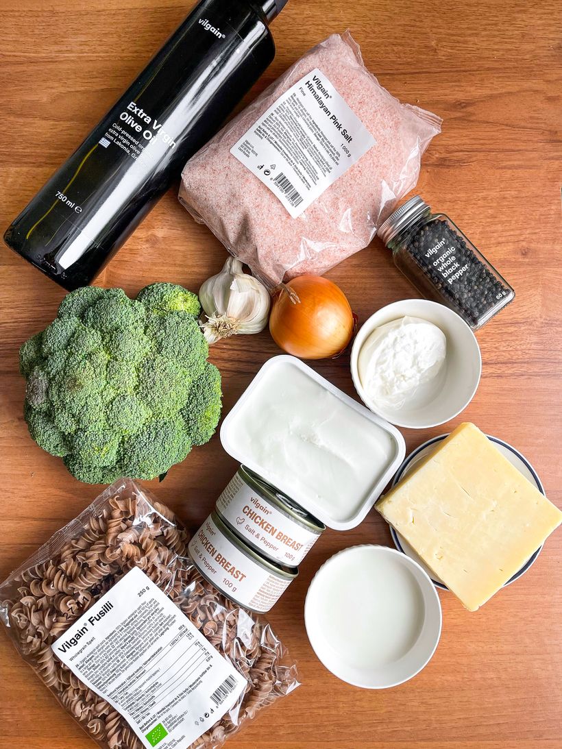 Krémové těstoviny se sýrovou omáčkou a brokolicí