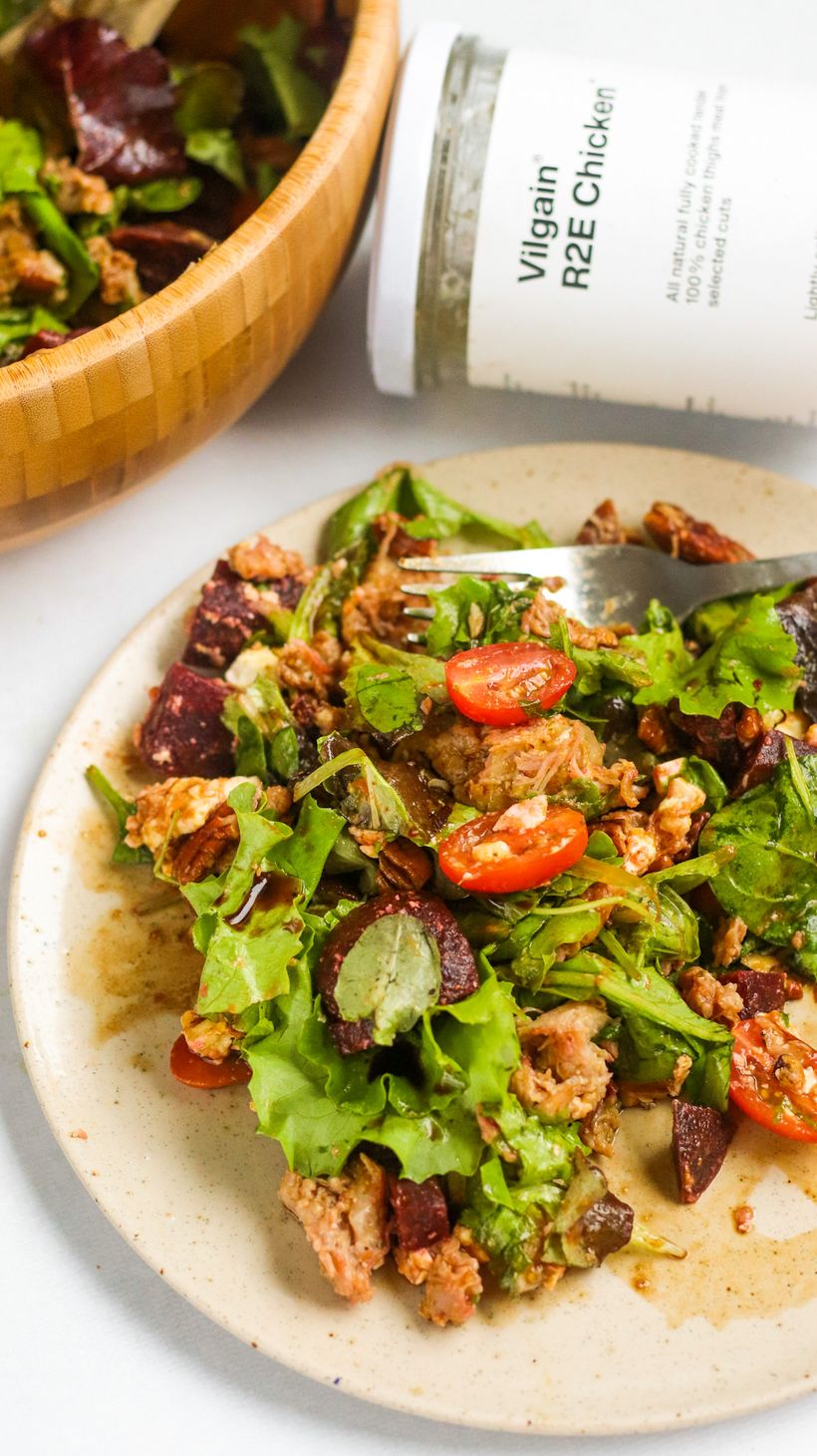 Šalát z cvikly s kuraťom a syrom feta