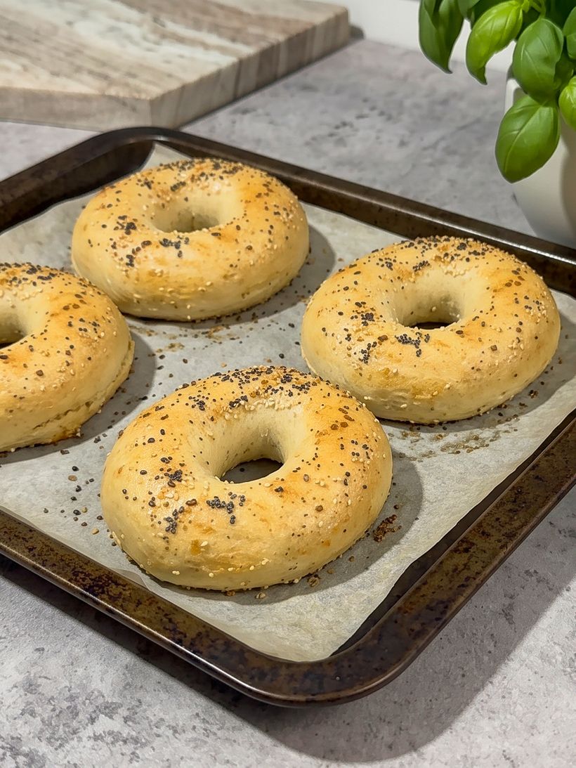Domácí bagel s vajíčkem