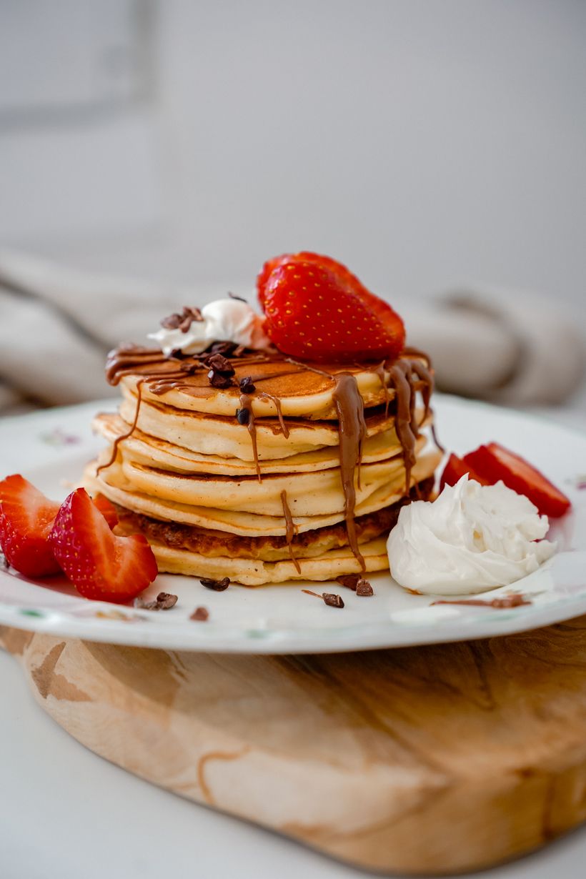 Habkönnyű túrós palacsinták gyümölccsel