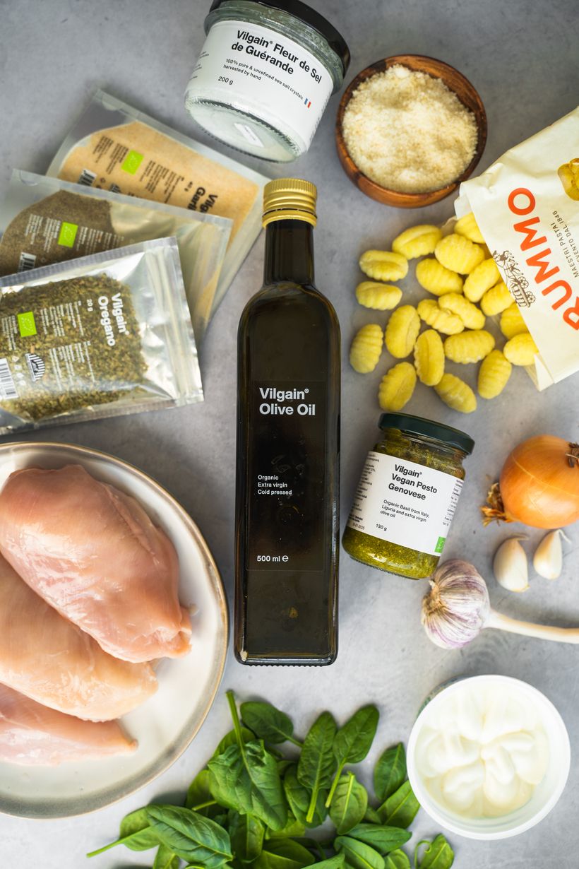 Gnocchi cu pui și pesto de busuioc