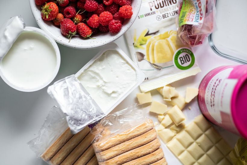 Bleskové tiramisu s bílou čokoládou a ovocem