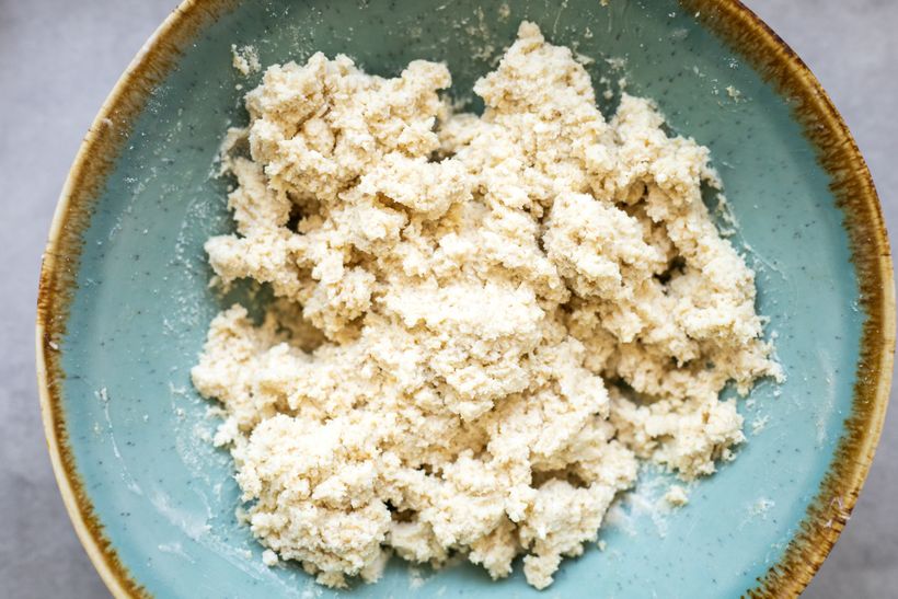 Egészséges túrósnudli mákkal és szilvamártással