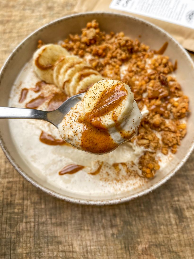 Chai latte smoothie bowl