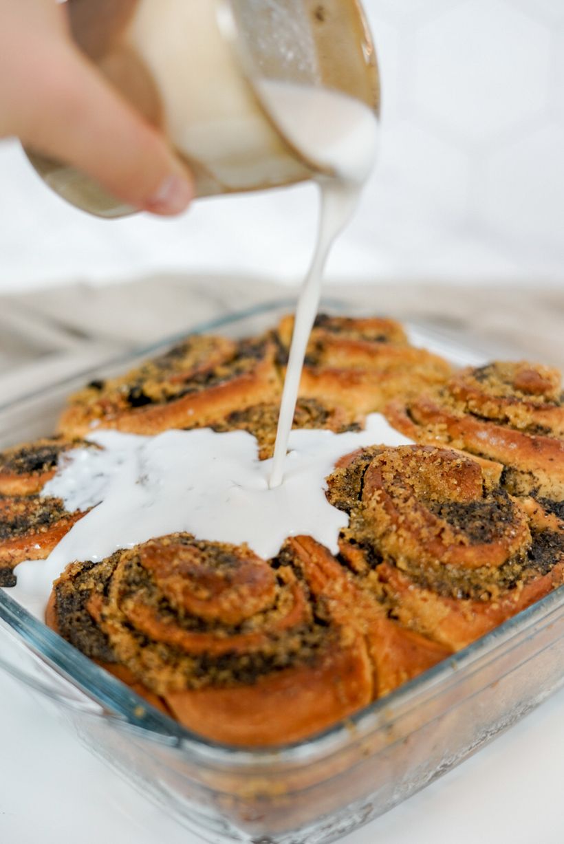 Makoví šneci z kynutého těsta