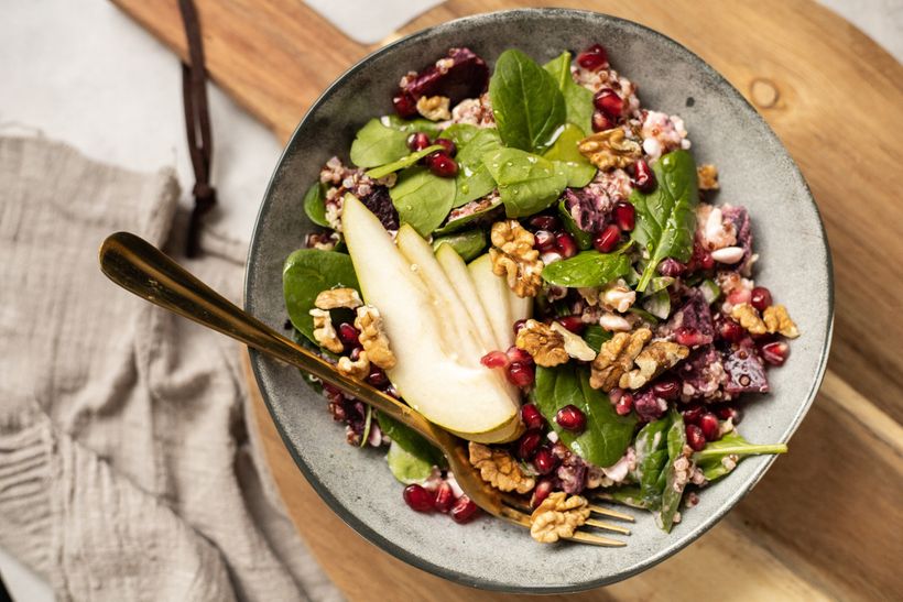 Konec vánočního obžerství: Po tomto zdravém zimním salátu se budete cítit skvěle