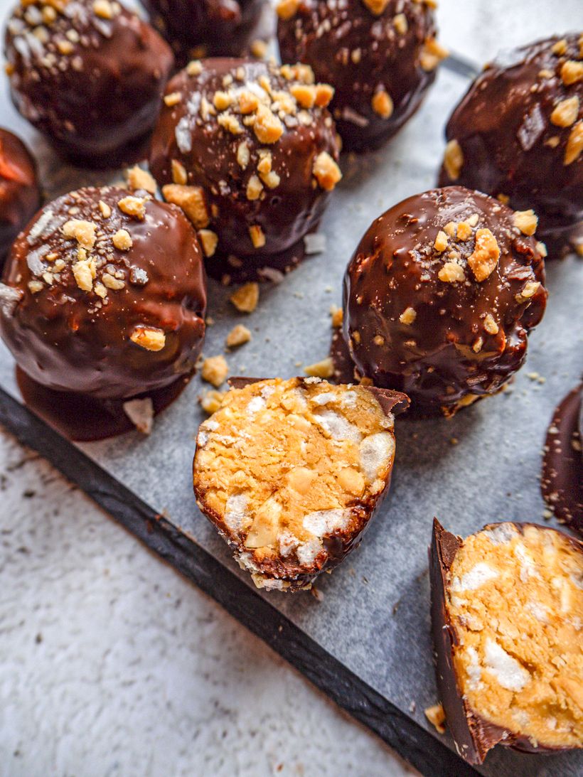 Křupavé arašídové kuličky s čokoládou