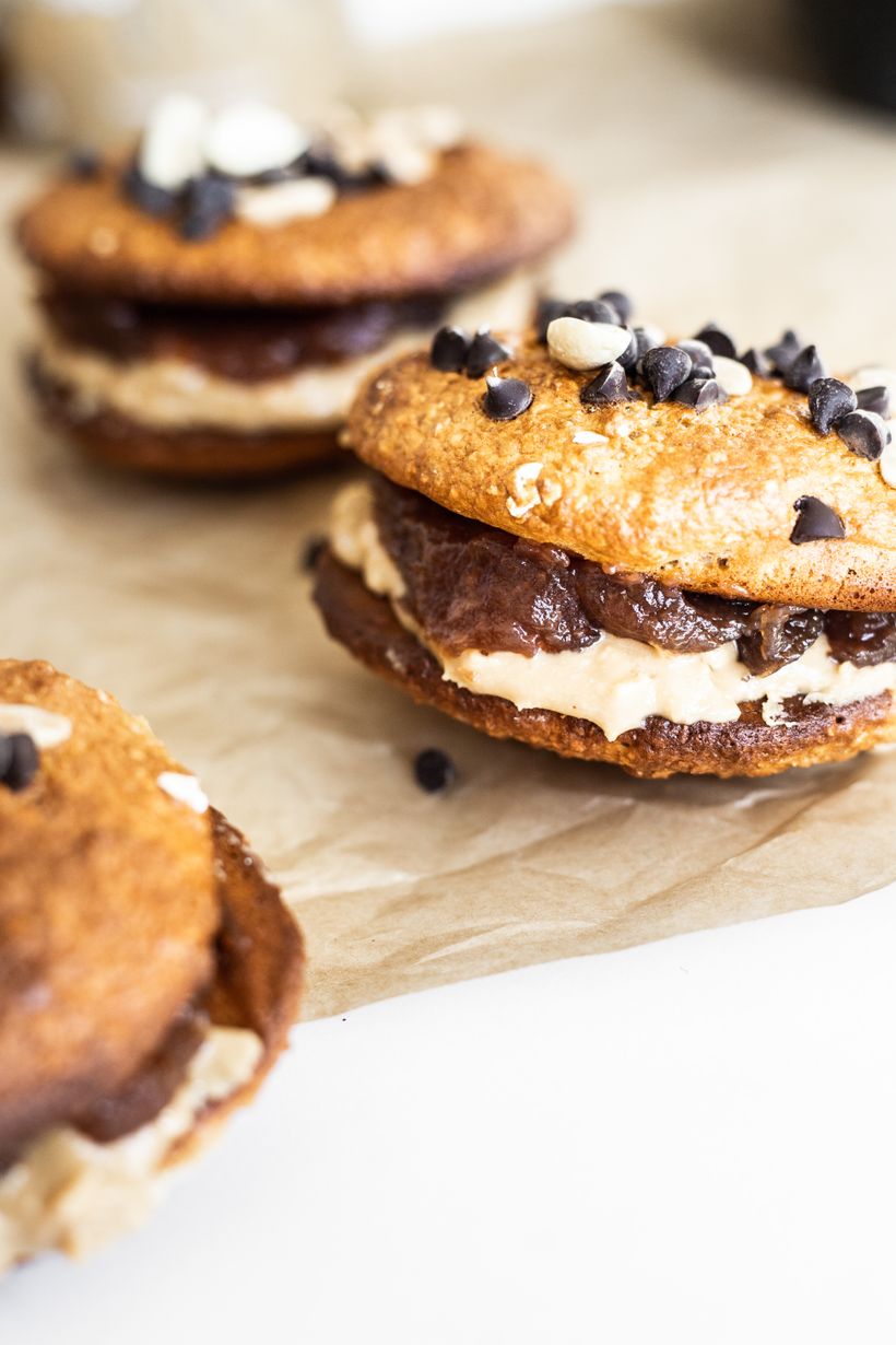 Sušenkové sandwiche s arašídovým máslem a marmeládou