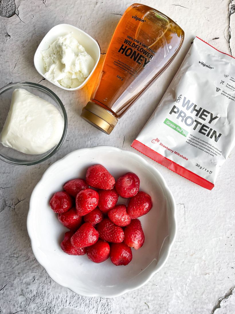 Jahodová proteinová pěna bez vajec