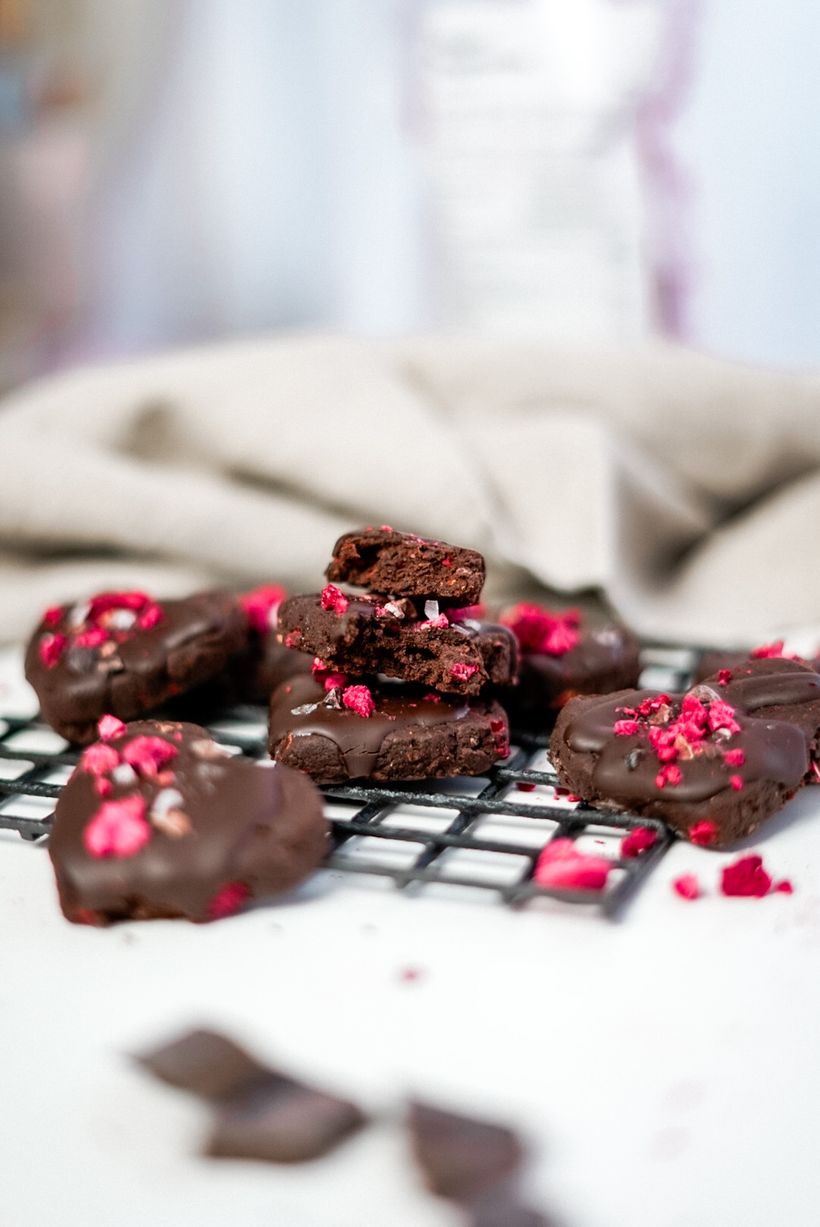 Valentínske raw srdiečka z datlí