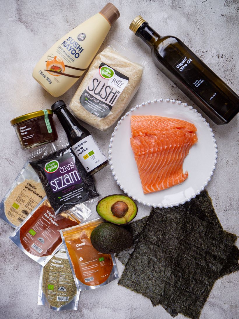 Domáce sushi muffiny s lososom a avokádom