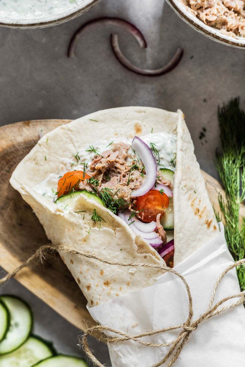 Domácí gyros v tortille s tzatziki