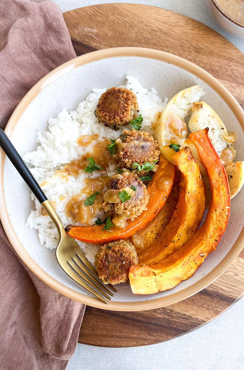 Falafel s rýží, miso omáčkou a dýní