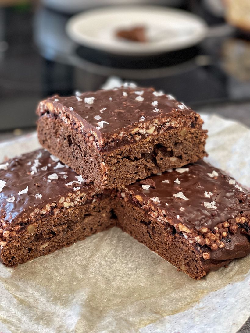 Brownie s chrumkavou čokoládou a vločkami soli