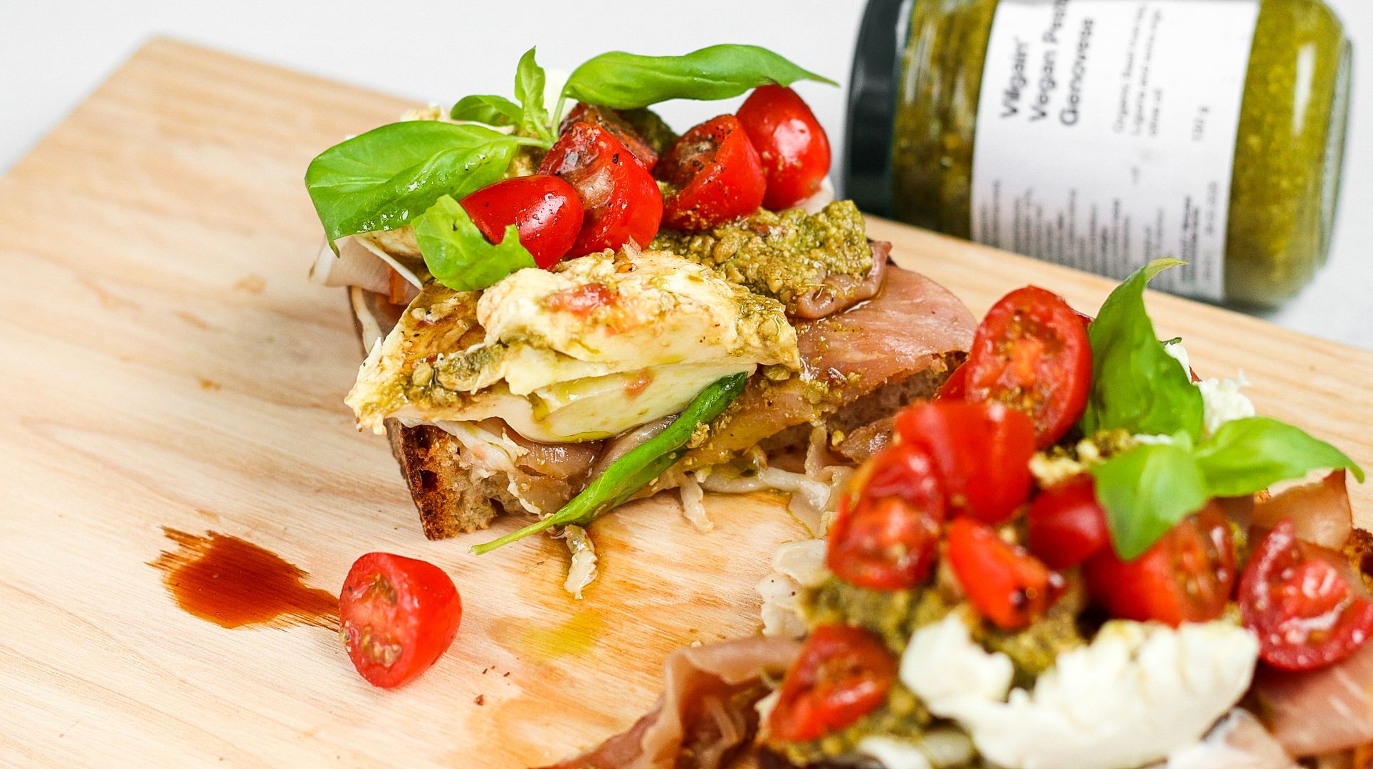 Burrata Caprese Toast Aktin recepty