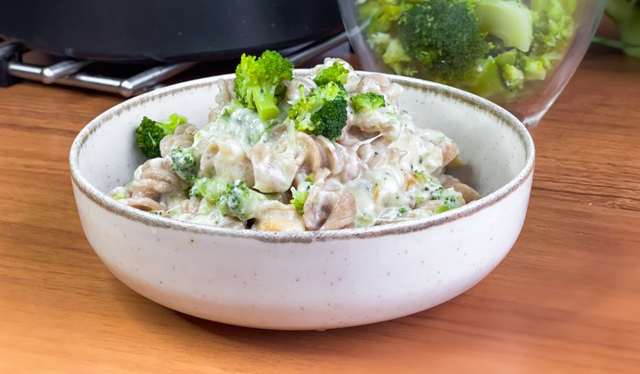 Cremige Pasta mit Käsesauce und Brokkoli