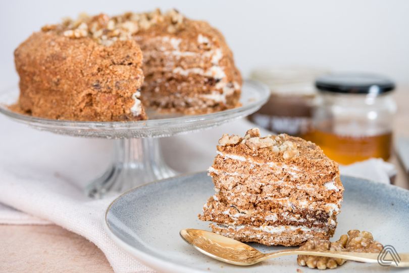 Zdravý medovník ze špadlové mouky a ovesných vloček