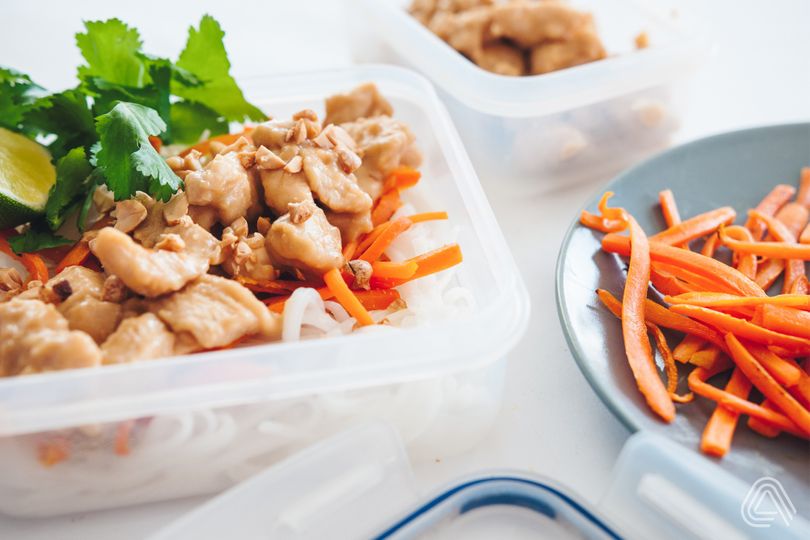 Hähnchenbrust mit Erdnusssauce