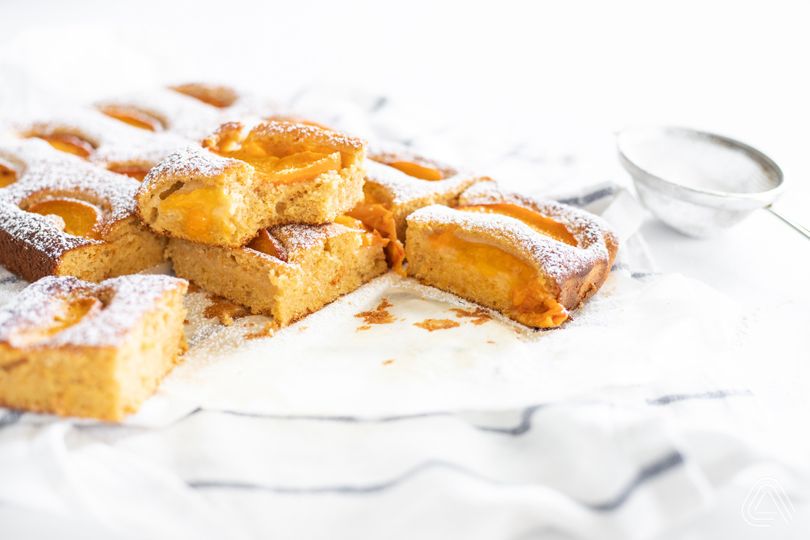 Gesunder Aprikosenkuchen vom Blech