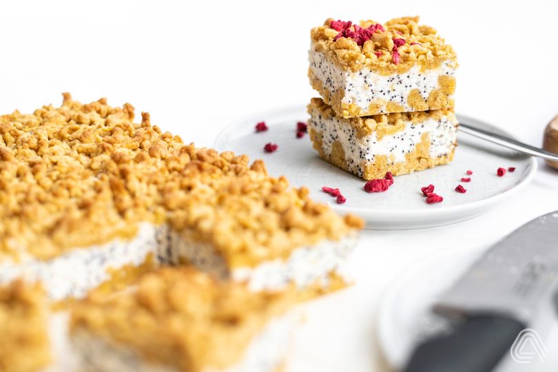 Strouhaný koláč s tvarohovo-makovou náplní