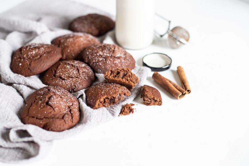Měkké perníkové cookies s jemnou chutí kakaa