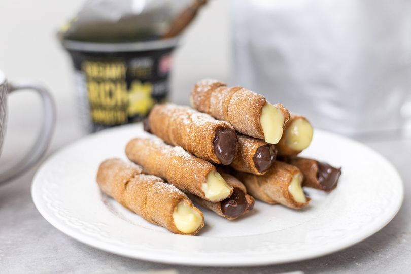 Vychutnejte si křehké kremrole plněné proteinovým pudinkem