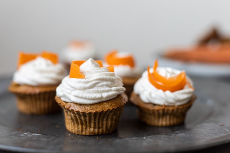 Nadýchané ořechovo-mrkvové muffiny s krémem