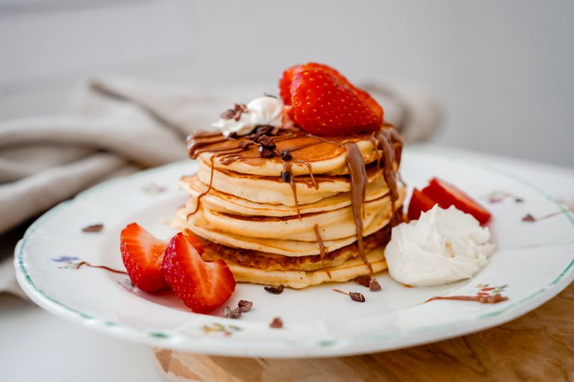 Habkönnyű túrós palacsinták gyümölccsel