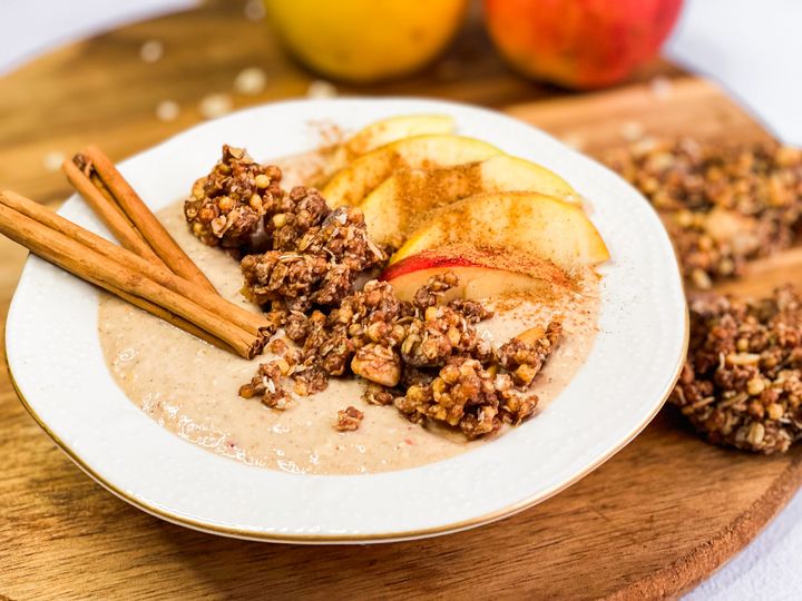 Apple Pie Smoothie Bowl