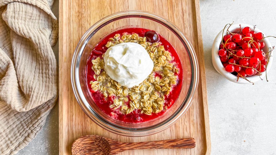 Quick Red Currant Crumble