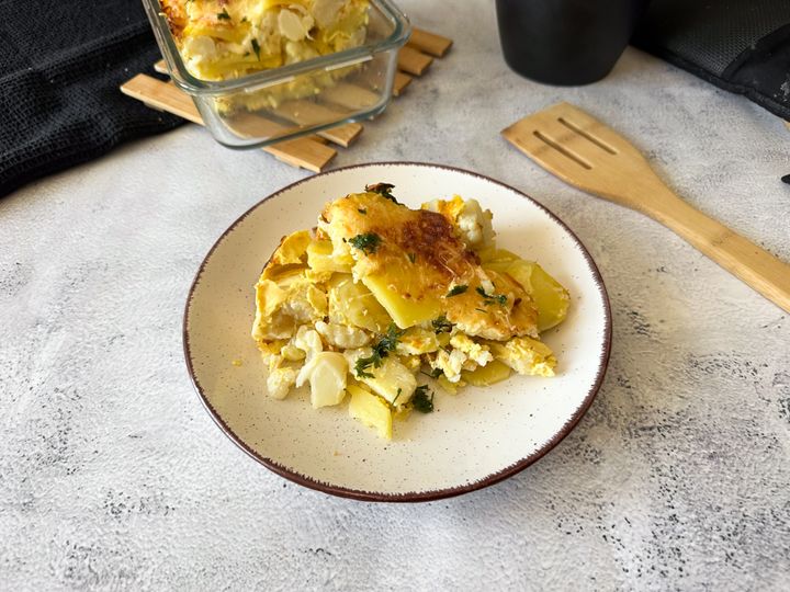 Überbackener Blumenkohl mit Kartoffeln und Eiern