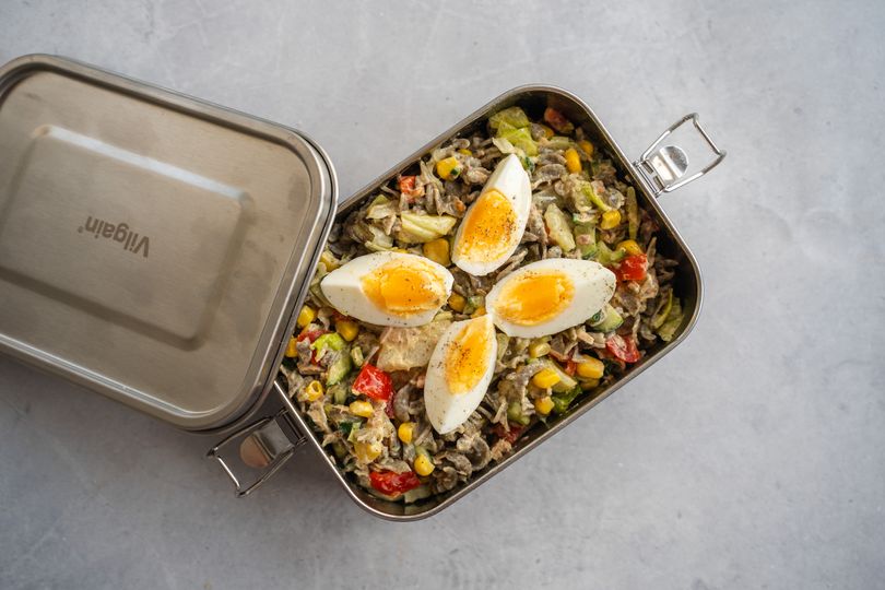 Těstovinový salát s tuňákem a vejcem